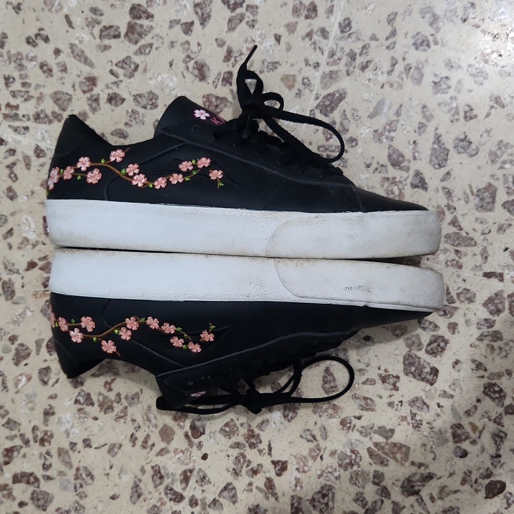 Laika sneakers